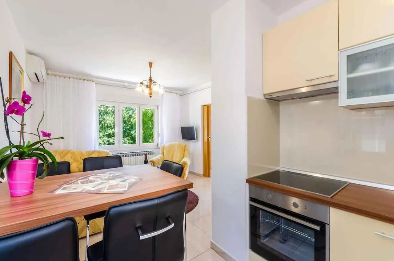 Apartments In Povile 39105
